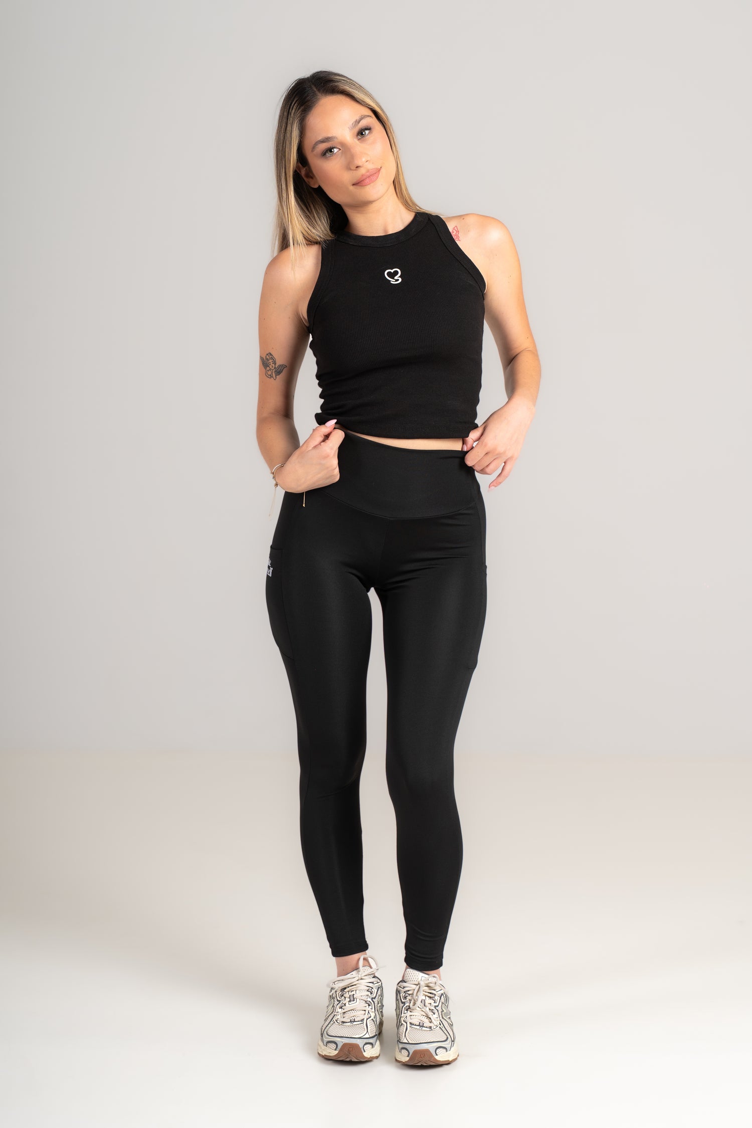 Gym Leggings with Pockets LIMITED EDITION - High-Waisted Phone Pockets - black-1 - Seven Seconds Activewear