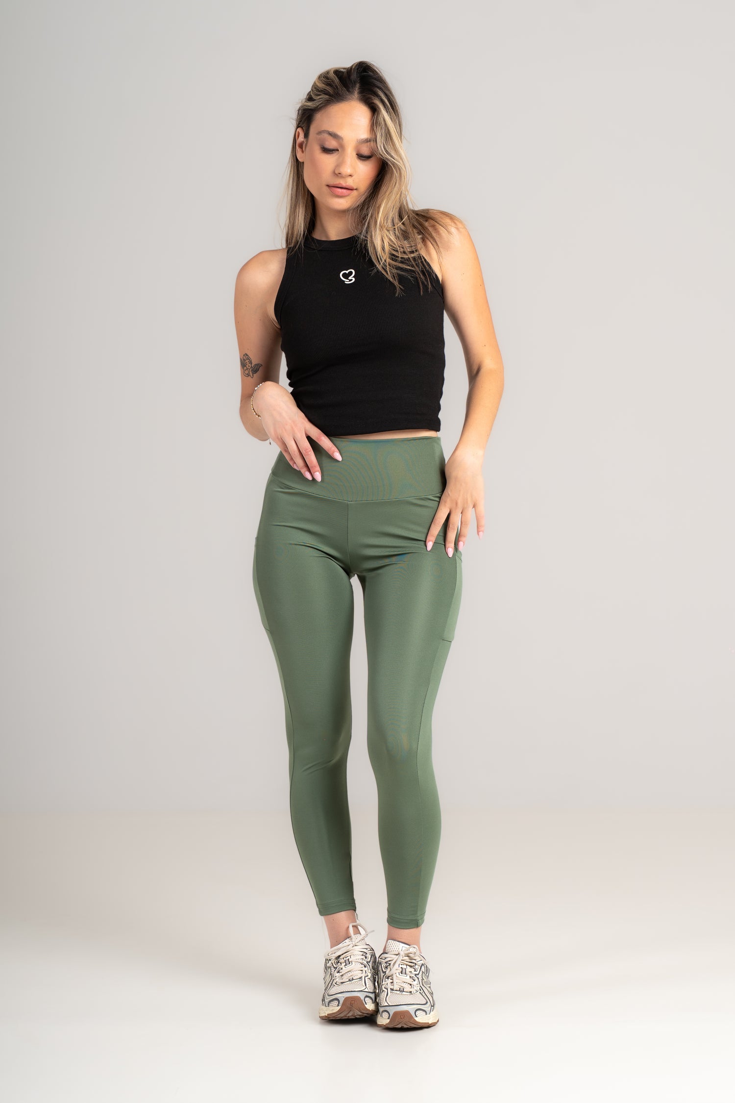Gym Leggings with Pockets LIMITED EDITION - High-Waisted Phone Pockets - black-1 - Seven Seconds Activewear